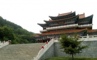 抚顺旅游景点大全自驾游攻略路线，抚顺旅游攻略必玩的景点？