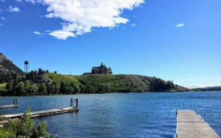 加拿大旅游景点英文介绍，加拿大的旅游景点英文介绍？