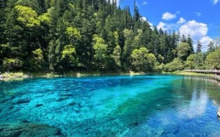 九寨沟旅游攻略必去景点推荐理由？九寨沟值得看的景点？