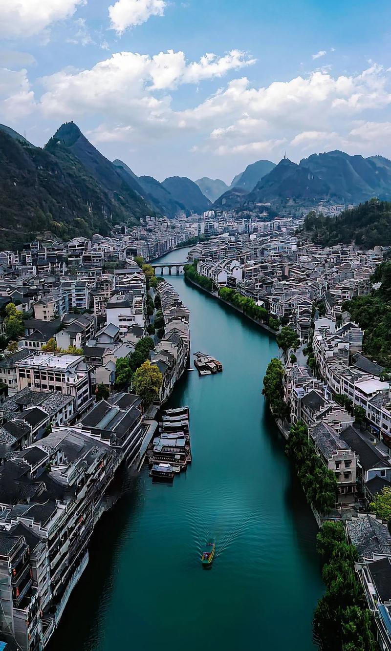 黔东南苗族侗族自治州旅游景点天气预报,黔东南一周天气?-第5张图片-诗丽旅游网 黔东南苗族侗族自治州旅游景点天气预报,黔东南一周天气?-第5张图片-诗丽旅游网