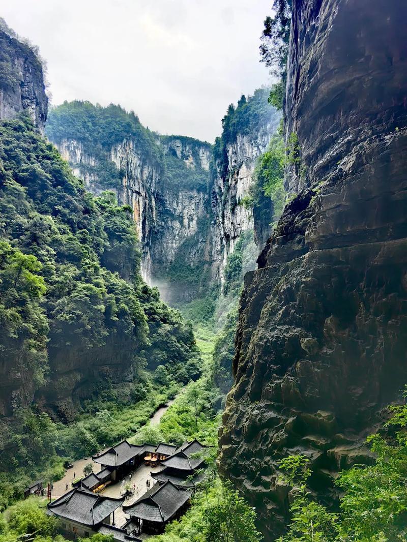 武隆旅游攻略必去的景点推荐,武隆旅游攻略自由行攻略-第2张图片-诗丽旅游网 武隆旅游攻略必去的景点推荐,武隆旅游攻略自由行攻略-第2张图片-诗丽旅游网