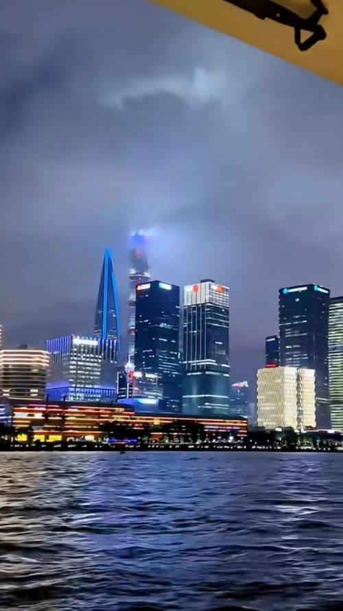 上海外滩晚上附近有什么好玩的景点吗,晚上去外滩可以玩什么-第2张图片-诗丽旅游网 上海外滩晚上附近有什么好玩的景点吗,晚上去外滩可以玩什么-第2张图片-诗丽旅游网