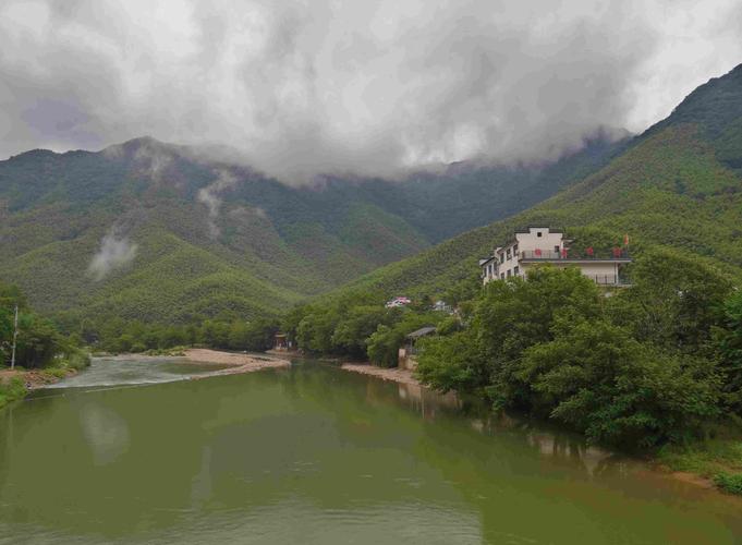 安徽旅游景点自驾游攻略,安徽旅游景点自驾游线路?-第3张图片-诗丽旅游网 安徽旅游景点自驾游攻略,安徽旅游景点自驾游线路?-第3张图片-诗丽旅游网