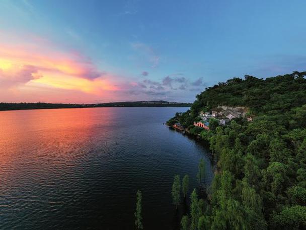 湛江旅游景点大全介绍,湛江旅游景点大全介绍排名-第4张图片-诗丽旅游网 湛江旅游景点大全介绍,湛江旅游景点大全介绍排名-第4张图片-诗丽旅游网