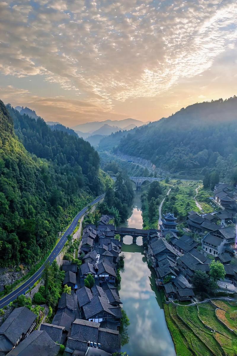 遵义旅游路线设计,遵义旅游线路设计五日游-第2张图片-诗丽旅游网 遵义旅游路线设计,遵义旅游线路设计五日游-第2张图片-诗丽旅游网