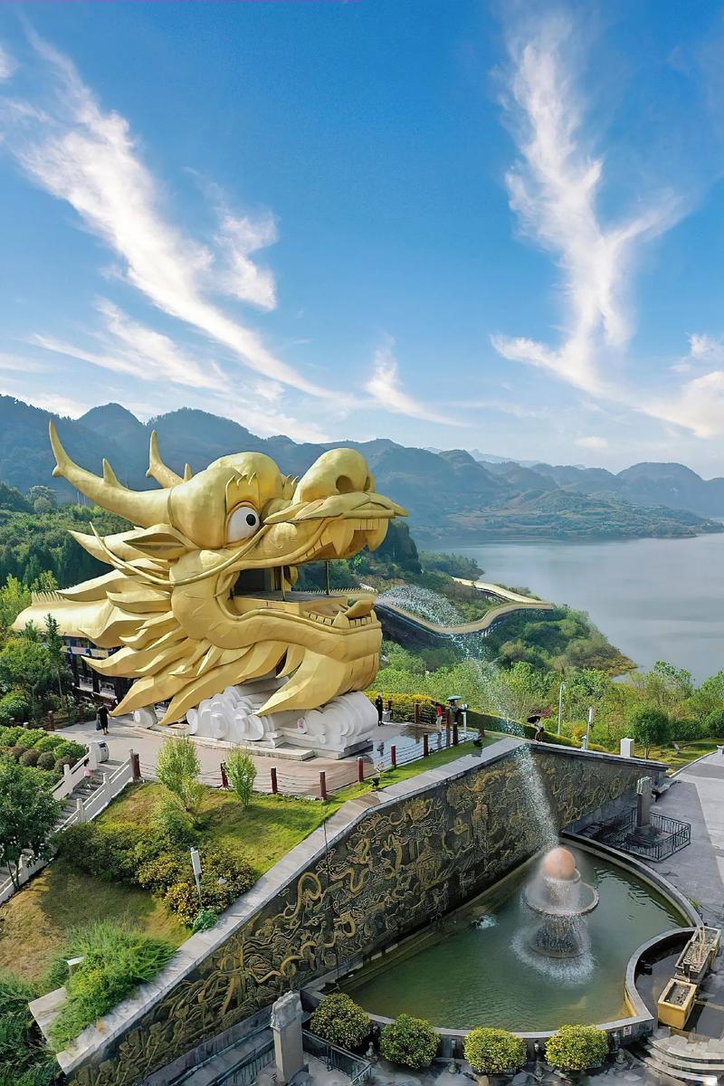 四川卧龙旅游景点介绍大全,四川卧龙好玩吗?-第3张图片-诗丽旅游网 四川卧龙旅游景点介绍大全,四川卧龙好玩吗?-第3张图片-诗丽旅游网