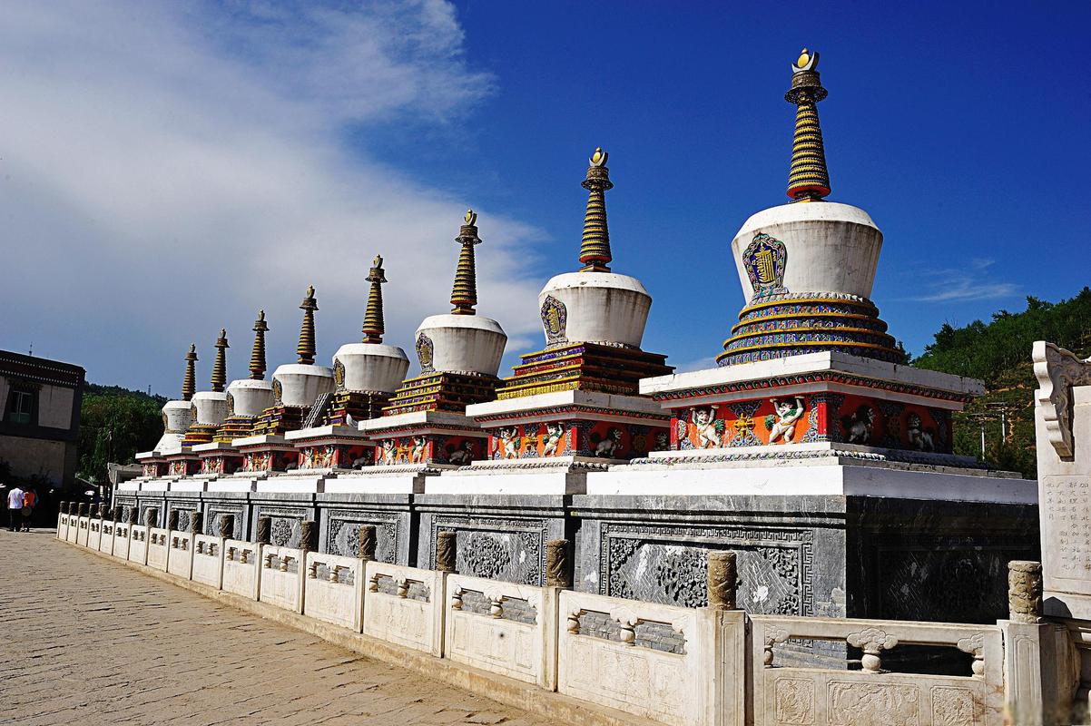 西宁旅游攻略必玩的景点塔尔寺,西宁塔尔寺门票多少钱一张?-第1张图片-诗丽旅游网 西宁旅游攻略必玩的景点塔尔寺,西宁塔尔寺门票多少钱一张?-第1张图片-诗丽旅游网