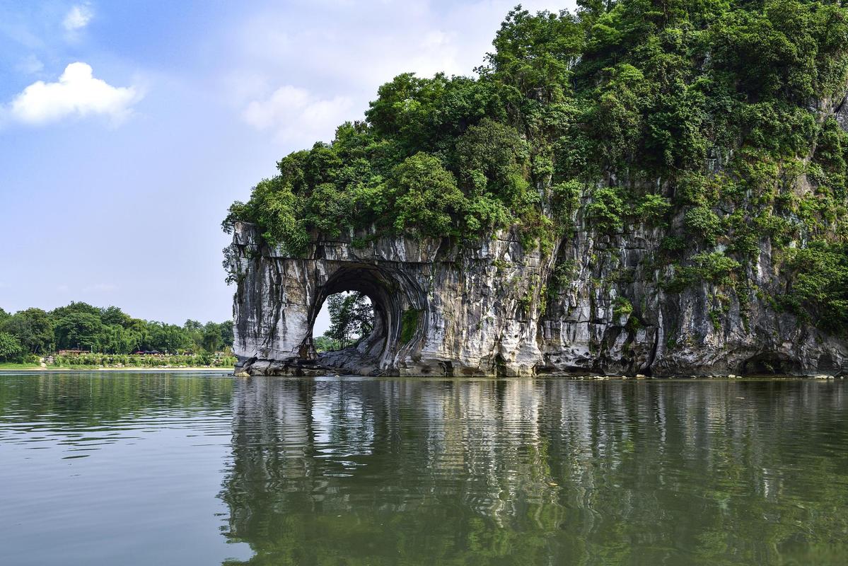 桂林旅游必去景点排名,桂林 必游景点?-第2张图片-诗丽旅游网 桂林旅游必去景点排名,桂林 必游景点?-第2张图片-诗丽旅游网