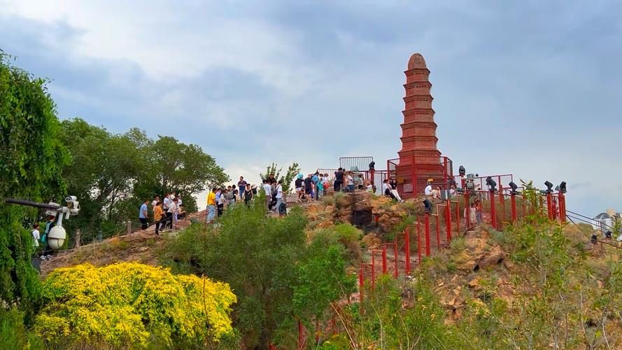 乌鲁木齐旅游景点排名前十,乌鲁木齐的知名旅游景点?-第4张图片-诗丽旅游网 乌鲁木齐旅游景点排名前十,乌鲁木齐的知名旅游景点?-第4张图片-诗丽旅游网