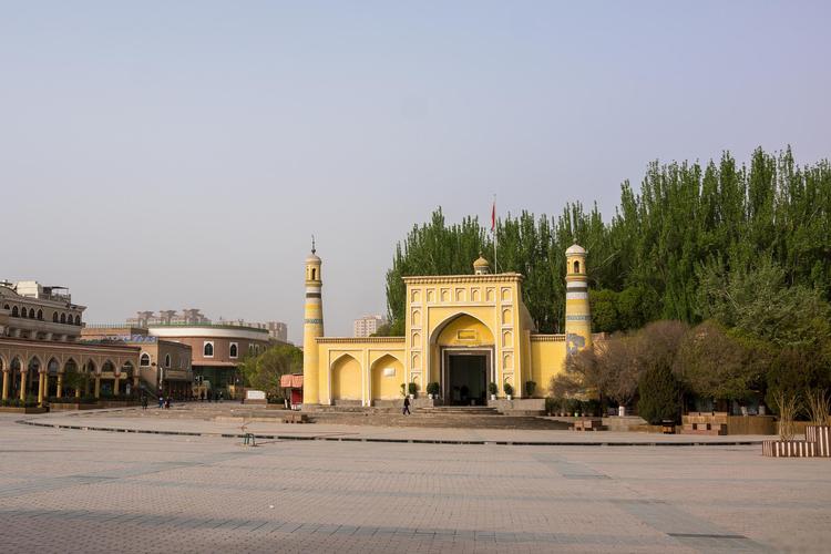 新疆旅游必去前十景点排名,新疆旅游景点排名?-第2张图片-诗丽旅游网 新疆旅游必去前十景点排名,新疆旅游景点排名?-第2张图片-诗丽旅游网