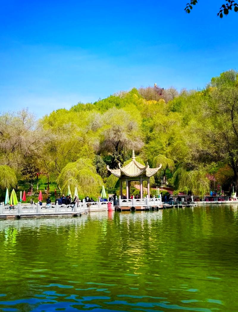 乌鲁木齐旅游景点推荐一下?乌鲁木齐旅游景点必去?-第5张图片-诗丽旅游网 乌鲁木齐旅游景点推荐一下?乌鲁木齐旅游景点必去?-第5张图片-诗丽旅游网