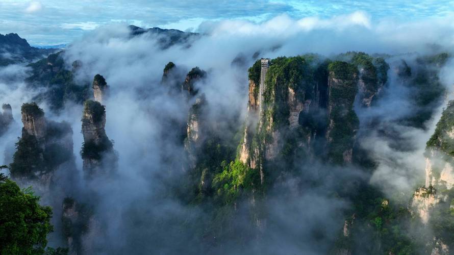 湖南旅游攻略景点必去导游?湖南旅游路线推荐景点?-第3张图片-诗丽旅游网 湖南旅游攻略景点必去导游?湖南旅游路线推荐景点?-第3张图片-诗丽旅游网