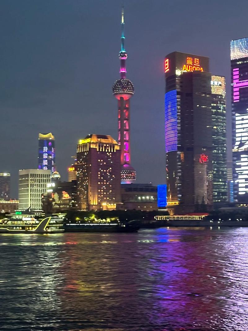 上海外滩旅游攻略晚上路线,上海外滩晚上风景-第4张图片-诗丽旅游网 上海外滩旅游攻略晚上路线,上海外滩晚上风景-第4张图片-诗丽旅游网