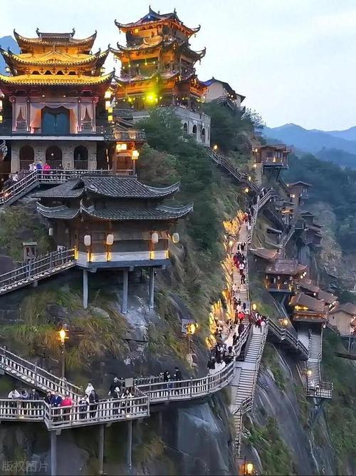 江西的旅游景点排名榜前十名有哪些地方,江西著名旅游景点大全-第5张图片-诗丽旅游网 江西的旅游景点排名榜前十名有哪些地方,江西著名旅游景点大全-第5张图片-诗丽旅游网