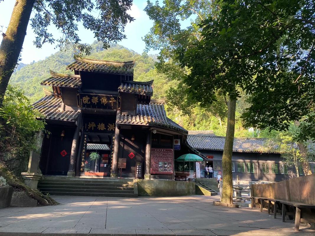 峨眉山的旅游路线,峨眉山的旅游路线图片大全?-第3张图片-诗丽旅游网 峨眉山的旅游路线,峨眉山的旅游路线图片大全?-第3张图片-诗丽旅游网